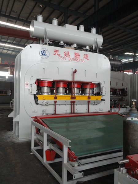 雙貼面熱壓機(jī)(1200T-1600T) 4*8尺、4*9尺、5*8尺